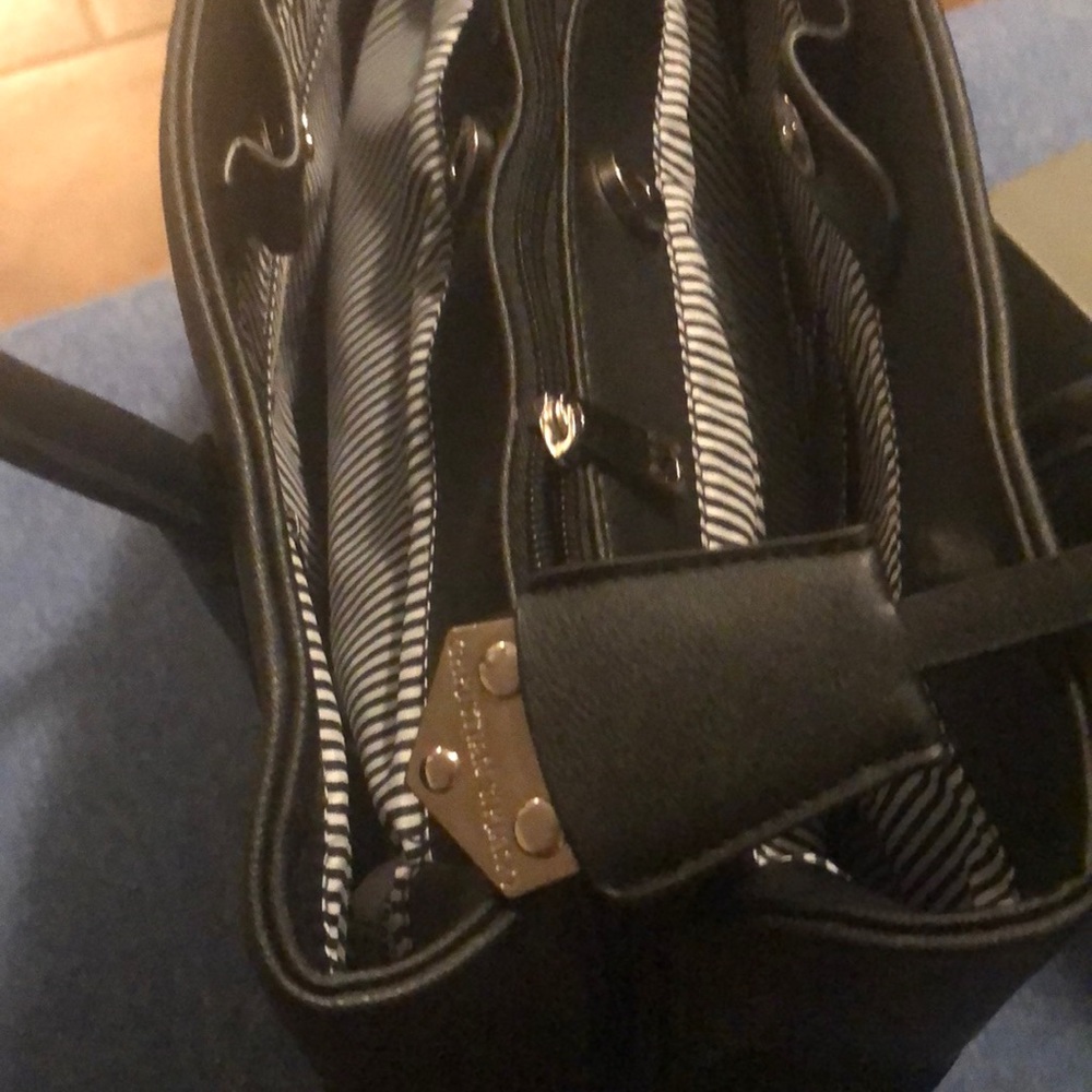 Handbag - Picture 4 of 5